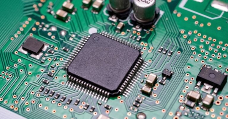Mastering PCB Manufacturing: A Guide to Advanced Solutions